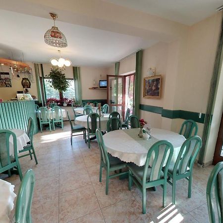 Hôtel Osrodek Wczasowy Kasztel à Niedzica Extérieur photo